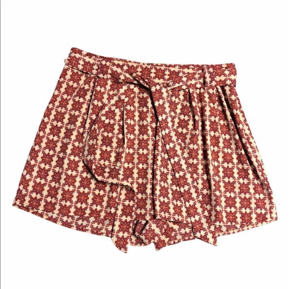 Boho print shorts with removable tie detail